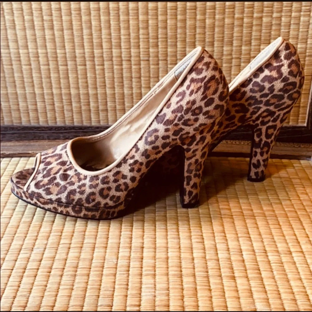 Charlotte Russe heels Leopard print- Size 8